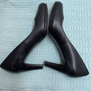 Cole  Hann / Nike Air Heels Size 9.5